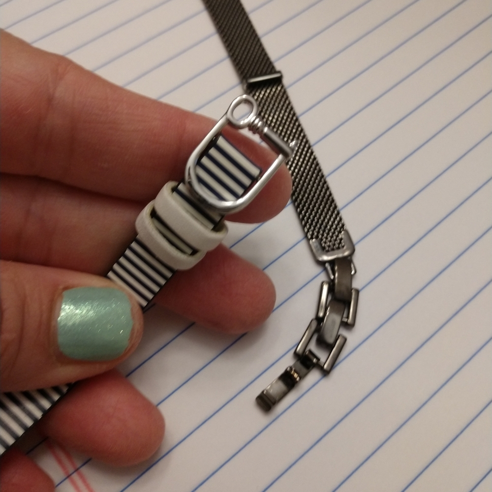 Keep collective hematite and white/Navy keeper